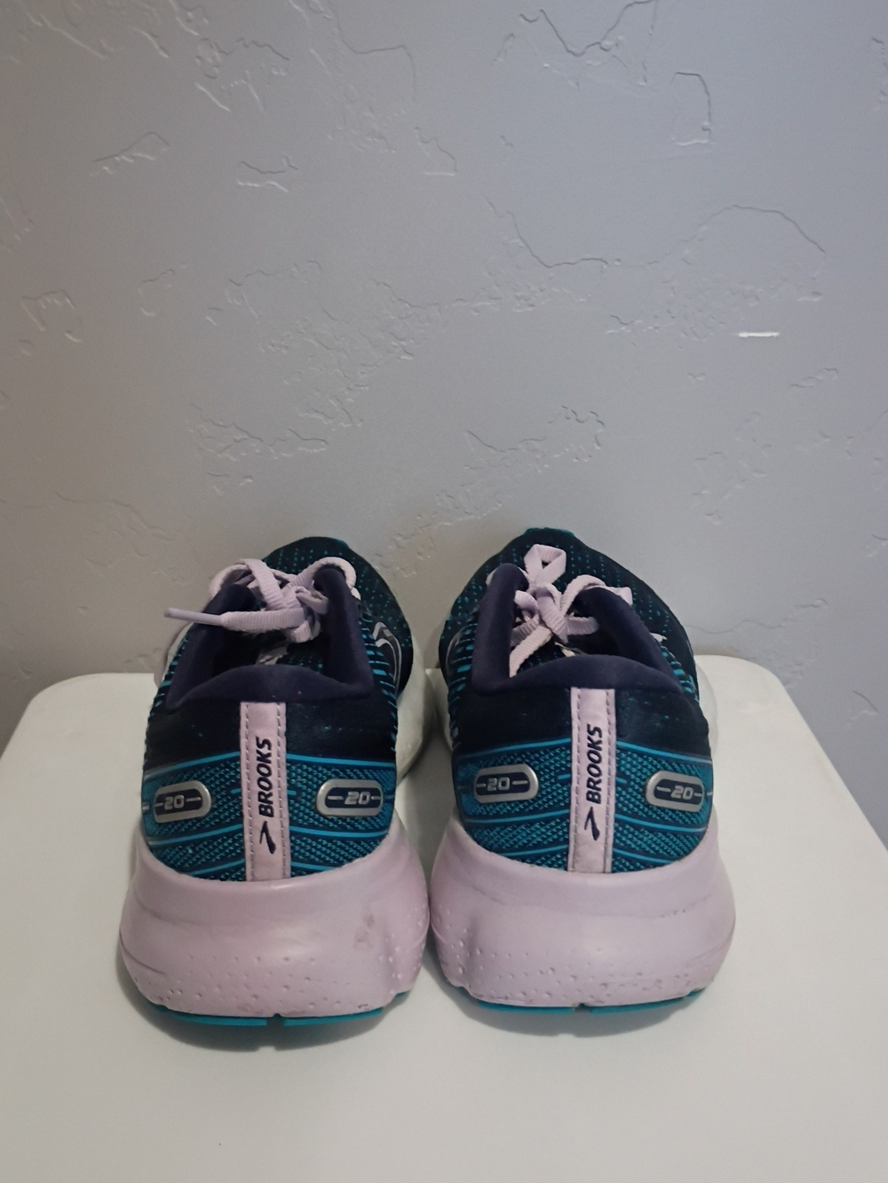 Brooks Women’s Running Shoes — Teal Upper with Light Pink Laces - Picture 6 of 7